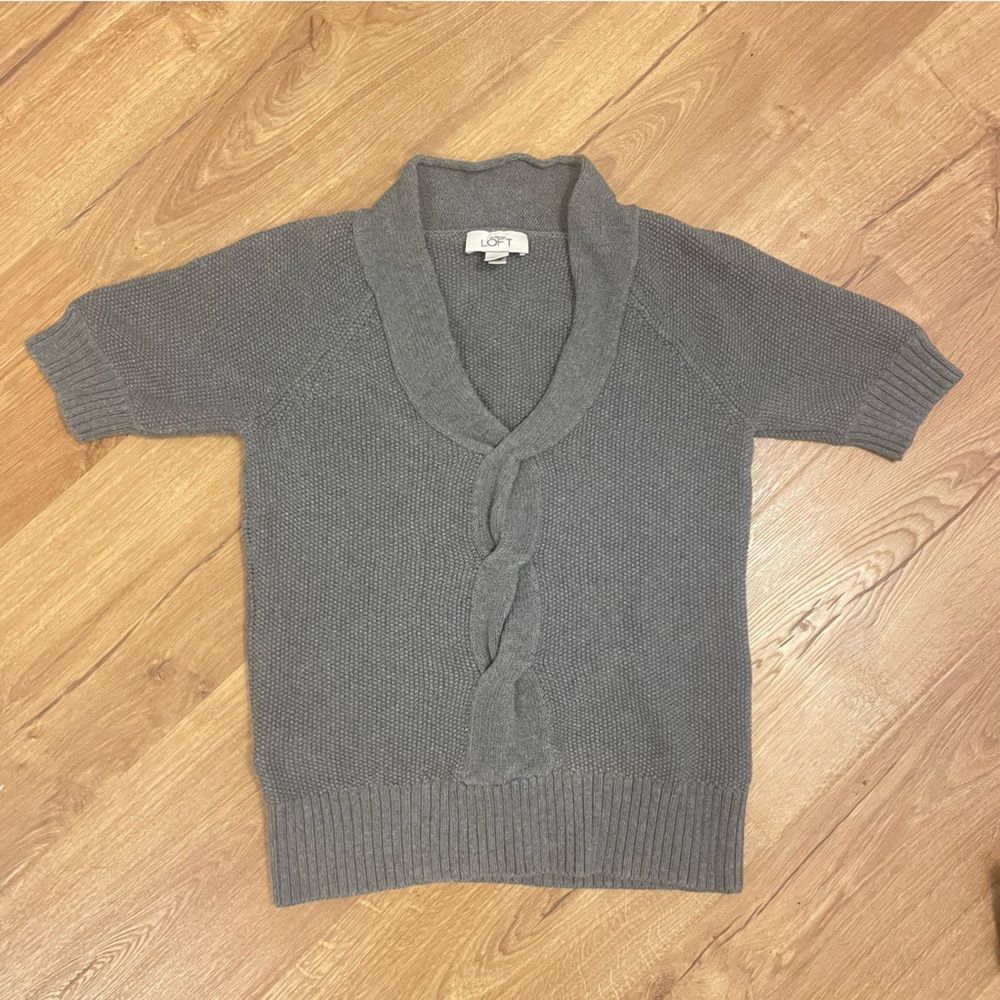 Loft women’s grey short sleeve sweater blouse 100% cotton size small academia